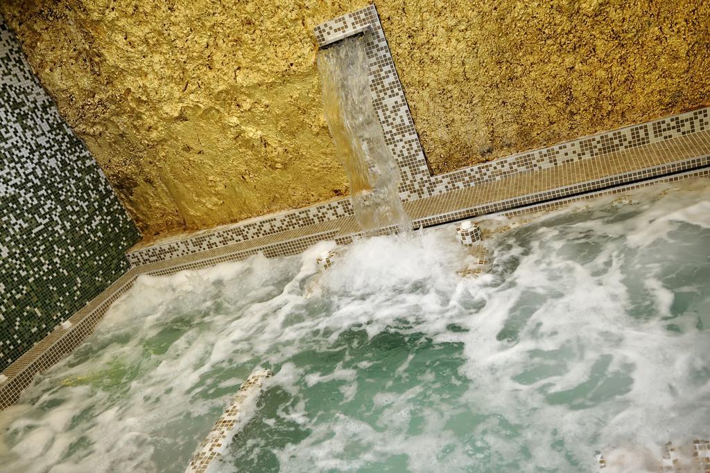 Hotel Bertusi Porretta Terme Ngoại thất bức ảnh